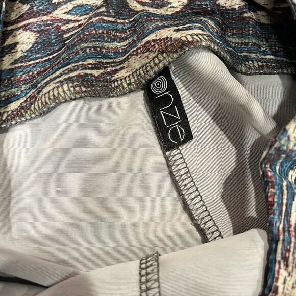 ONZIE Yoga Bundle - 2 Crops, 1 Legging Size XS - Picture 4 of 5